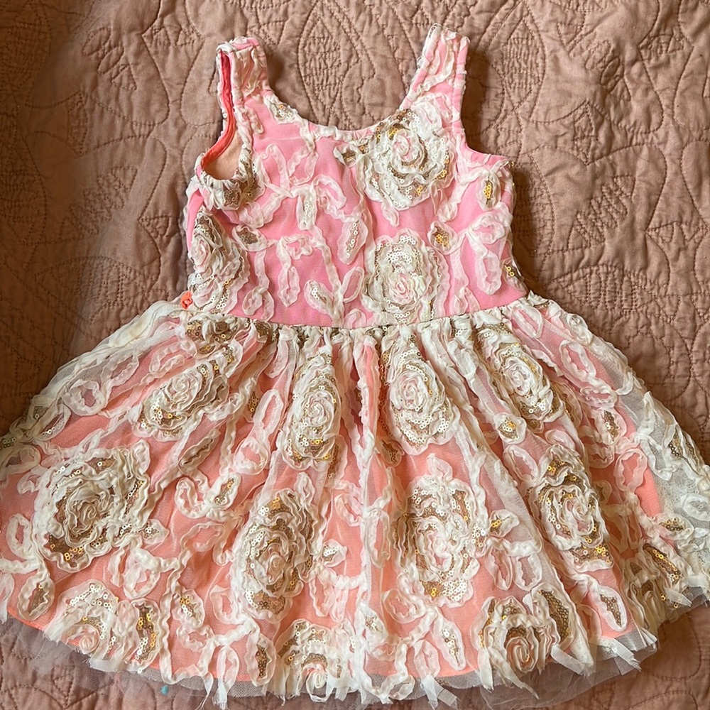 Gorgeous tulle dress 🤩
